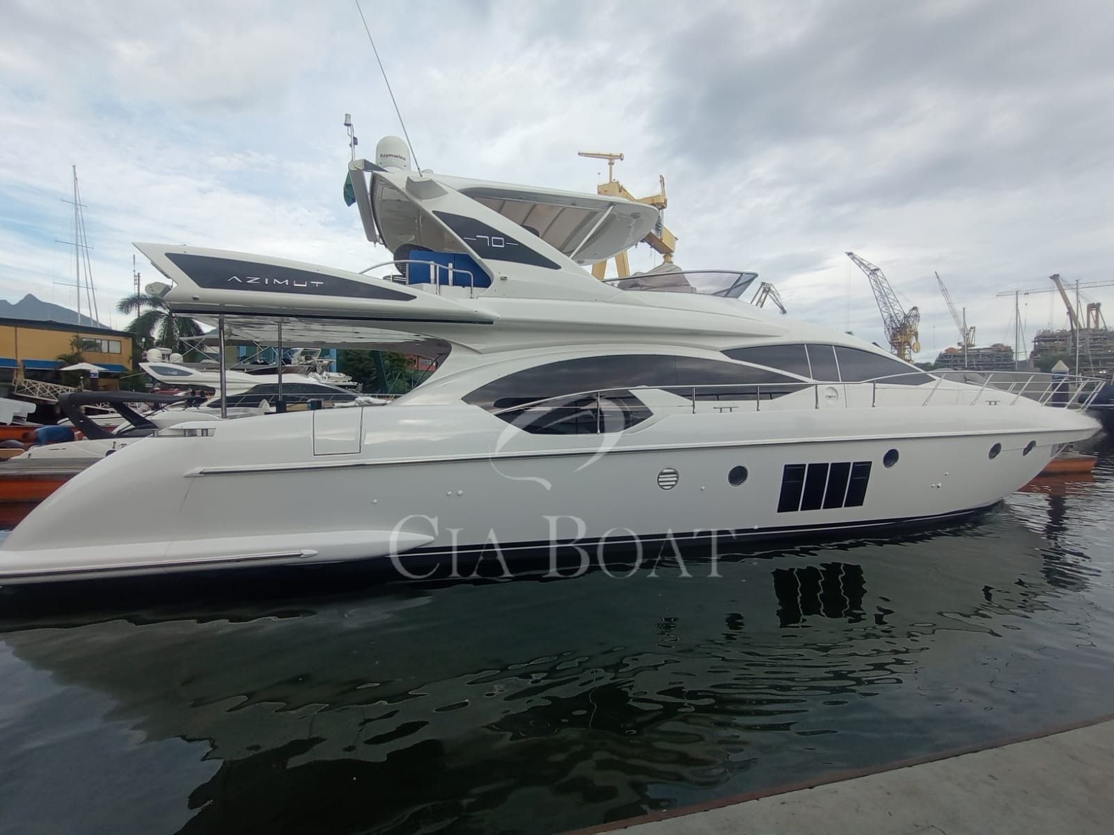 Azimut 70