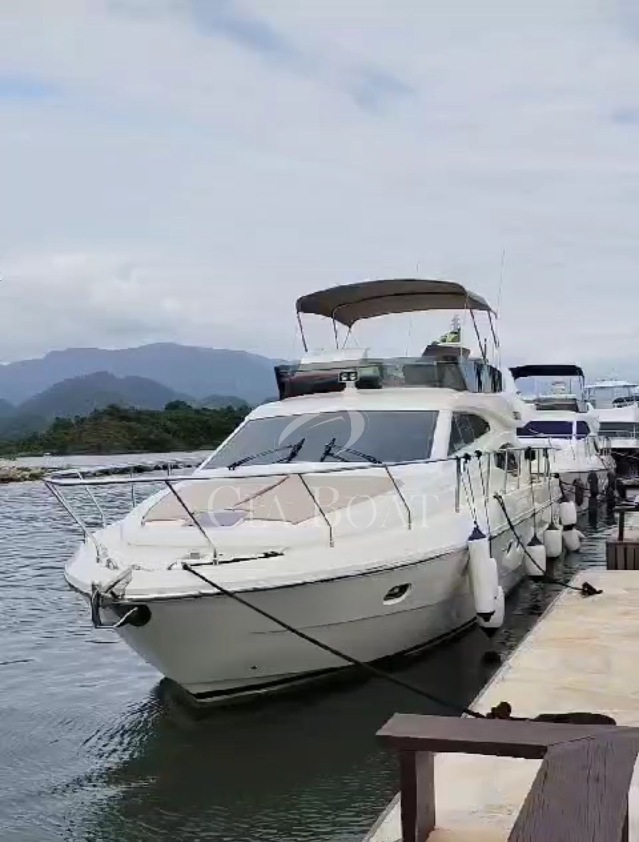 Ferretti 53